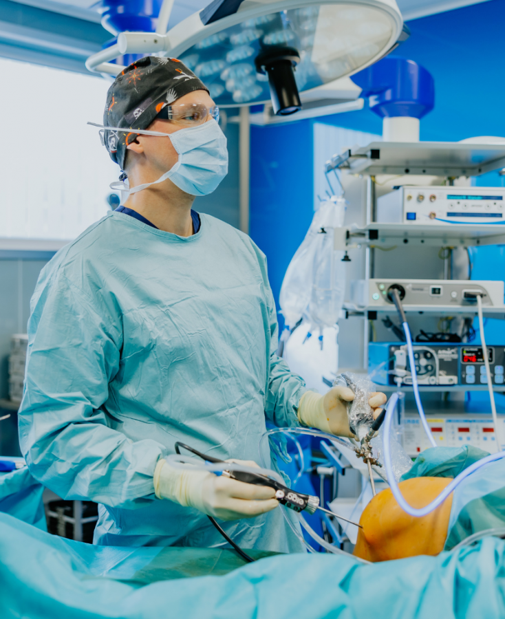 Vertrauen Sie auf die Expertise der Lutrina Klinik Kaiserslautern. Bei uns sind Sie für Operationen in besten Händen. Unsere erfahrenen Teams sorgen für erstklassige Behandlung und fürsorgliche Betreuung – Ihr Wohlbefinden steht an erster Stelle.