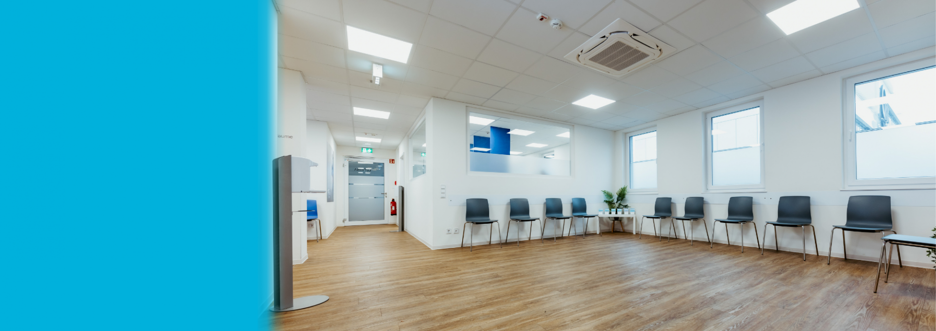 Für Besucher und Patienten bieten wir umfassende Informationen zu unseren Behandlungsabläufen, Sprechzeiten und der Anfahrt, damit Ihr Aufenthalt bei uns so angenehm und reibungslos wie möglich verläuft.